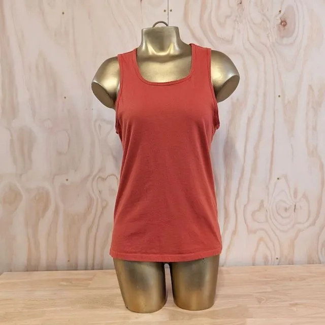 Women's (Unisex) 100% cotton athletic tank top singlet in Rust (Brick Red), Made in USA by Runyon, for running, hiking, gym workouts and training