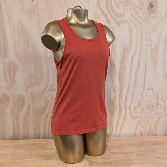 Women's (Unisex) 100% cotton athletic tank top singlet in Rust (Brick Red), Made in USA by Runyon, for running, hiking, gym workouts and training